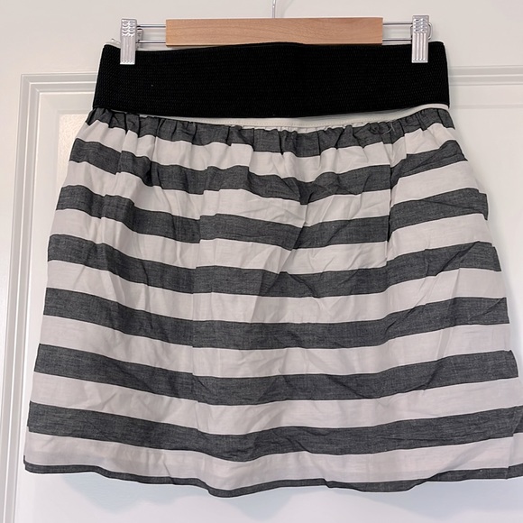 NWOT Charlotte Russe Flare skirt with Belt and Pockets - Picture 4 of 12